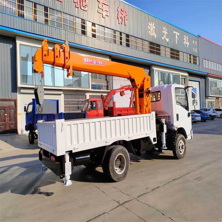 偏关县三轮随车吊定制 农用改装机自备吊中瑞长期出售