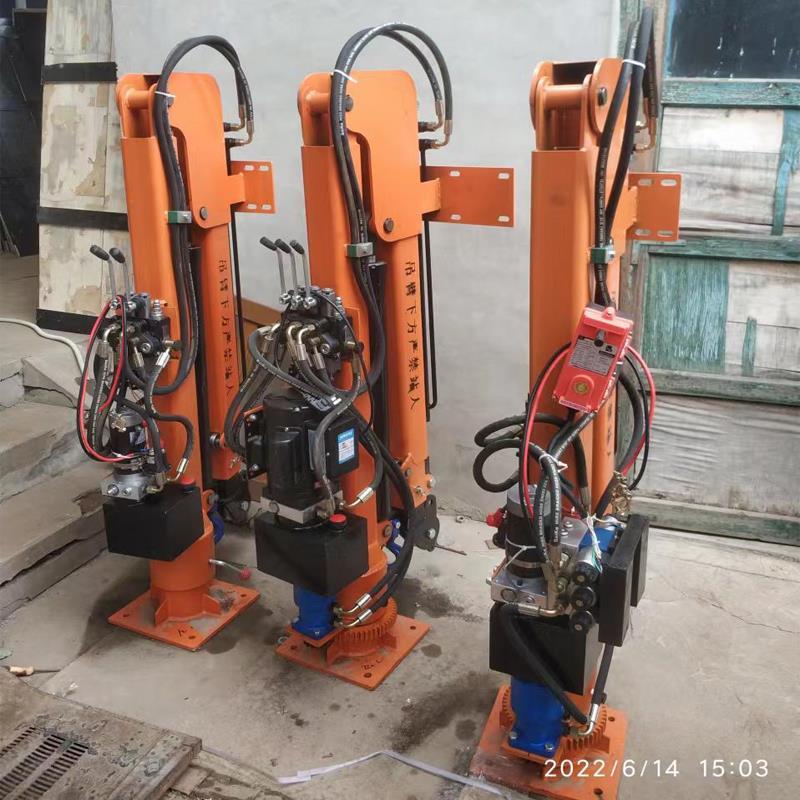 偏关县重汽蓝牌随车吊 3.2吨 国六动力强 液压驱动 农用自卸起重机